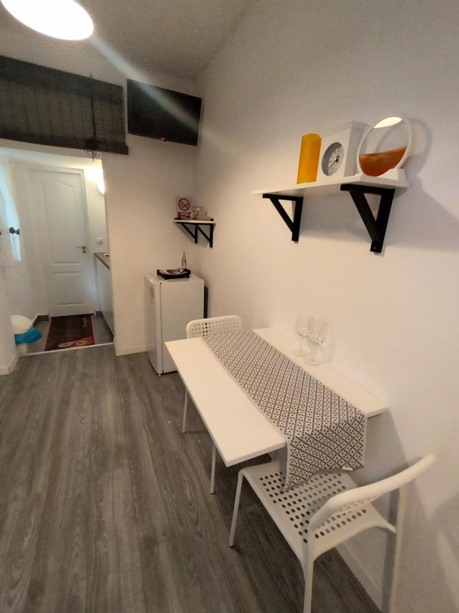 Happy Apartment *
