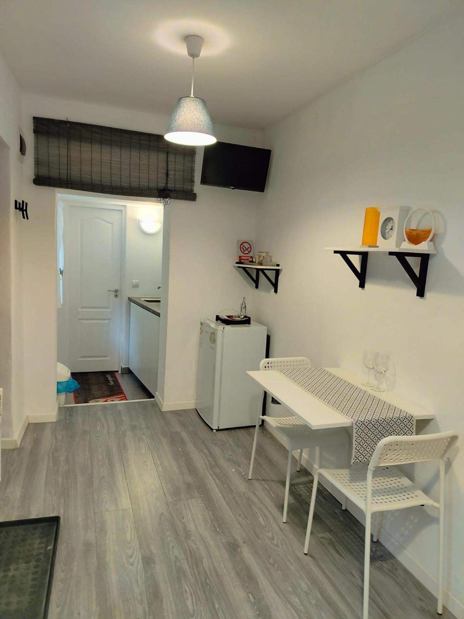 Apartment Happy